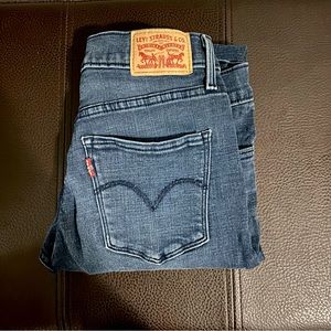 Levi’s 311 shaping skinny 27